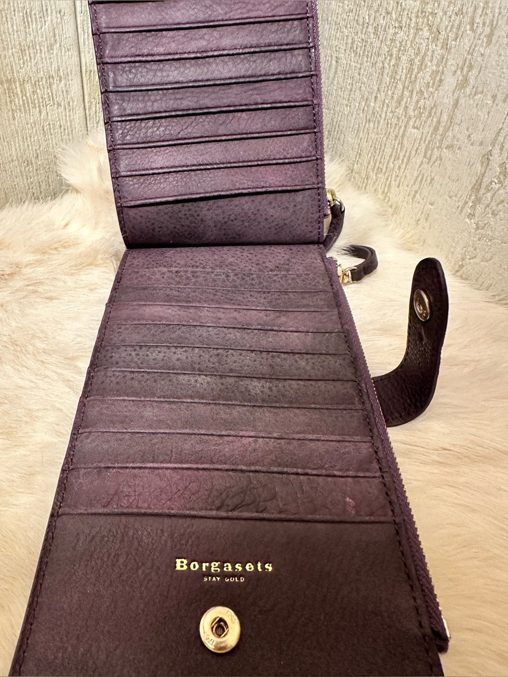 Borgasets RFID Plum Leather Card Wallet with Gold Hardware - Picture 4 of 5
